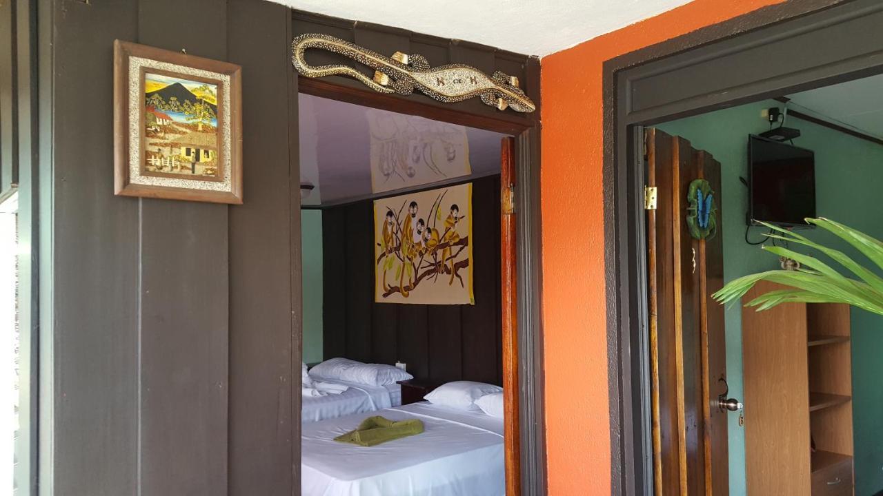 Red Frog Hotel La Fortuna Extérieur photo