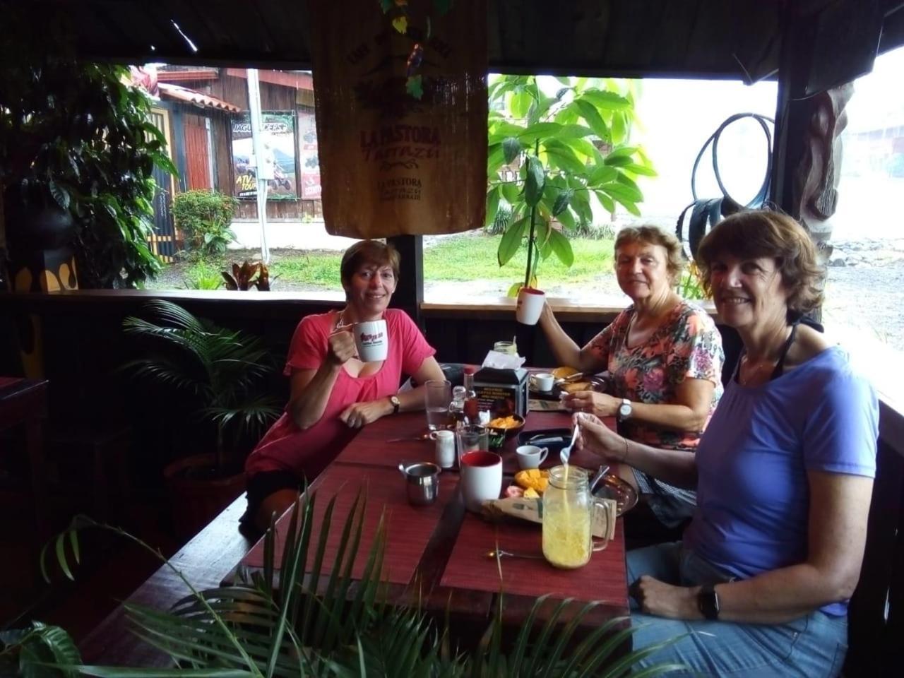 Red Frog Hotel La Fortuna Extérieur photo