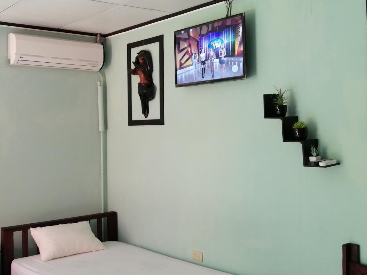 Red Frog Hotel La Fortuna Extérieur photo
